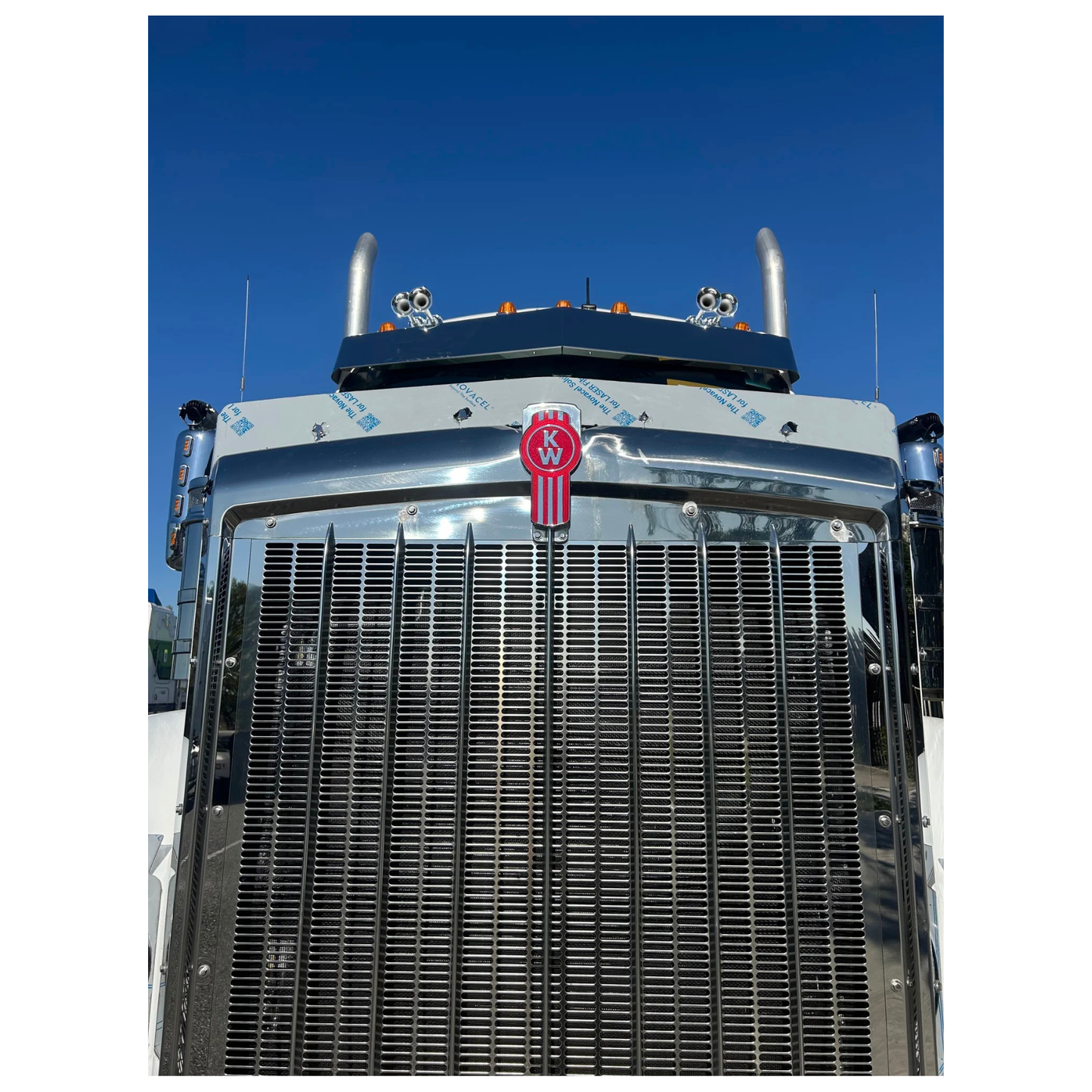 Stainless Steel Bug Deflector to suit W900 SAR, T909, T610.